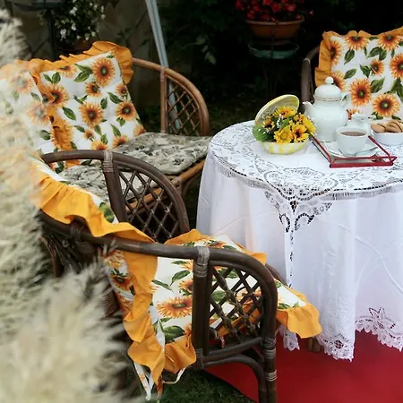 Casa Del Girasole Bed & Breakfast 2*